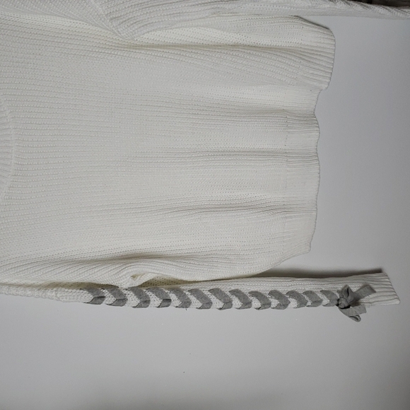White knit sweater, lace up sleeve detail, loose crew neck, slight crop, women L - Picture 3 of 5